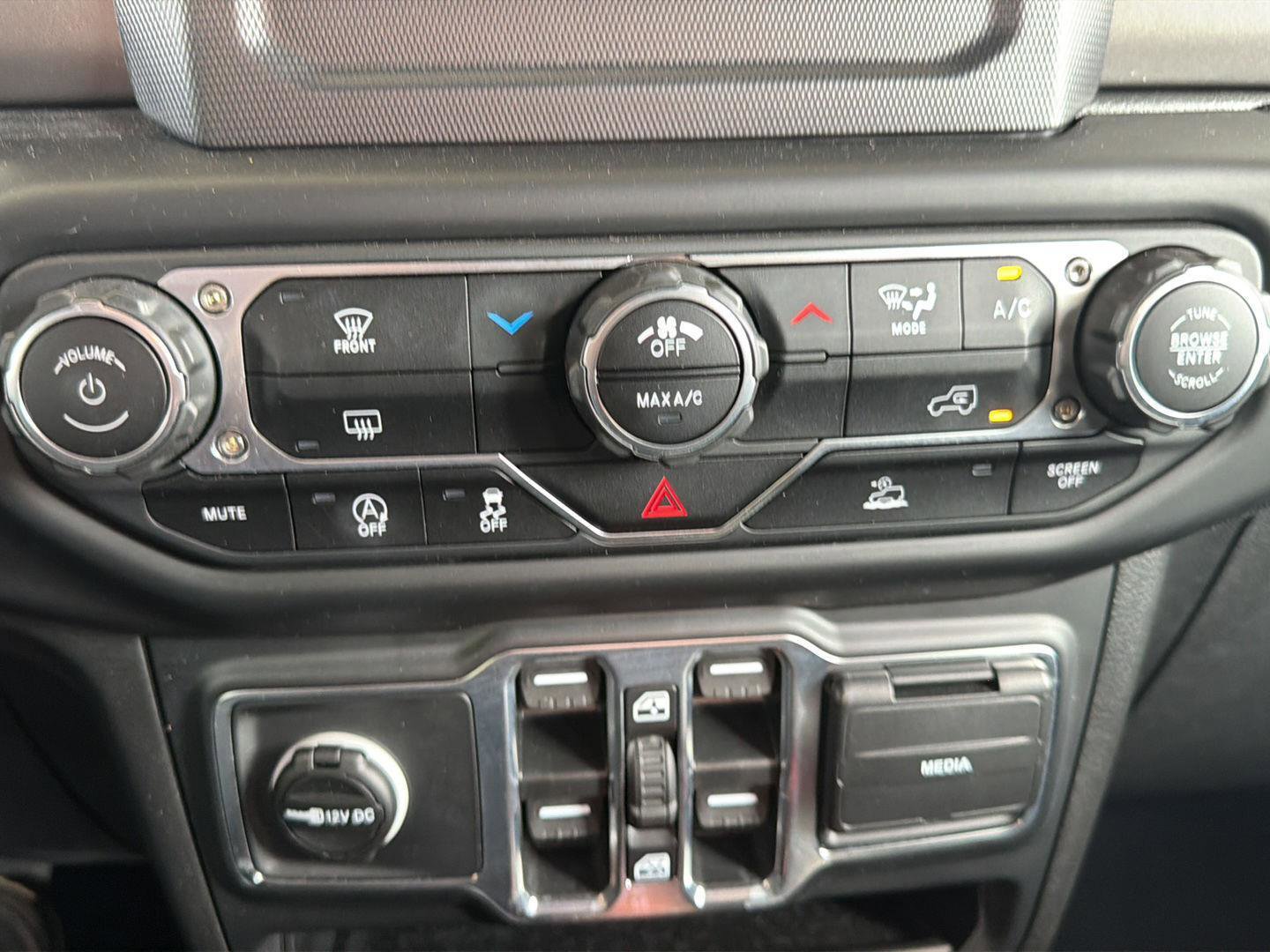 Used 2023 Jeep Gladiator Sport image 25