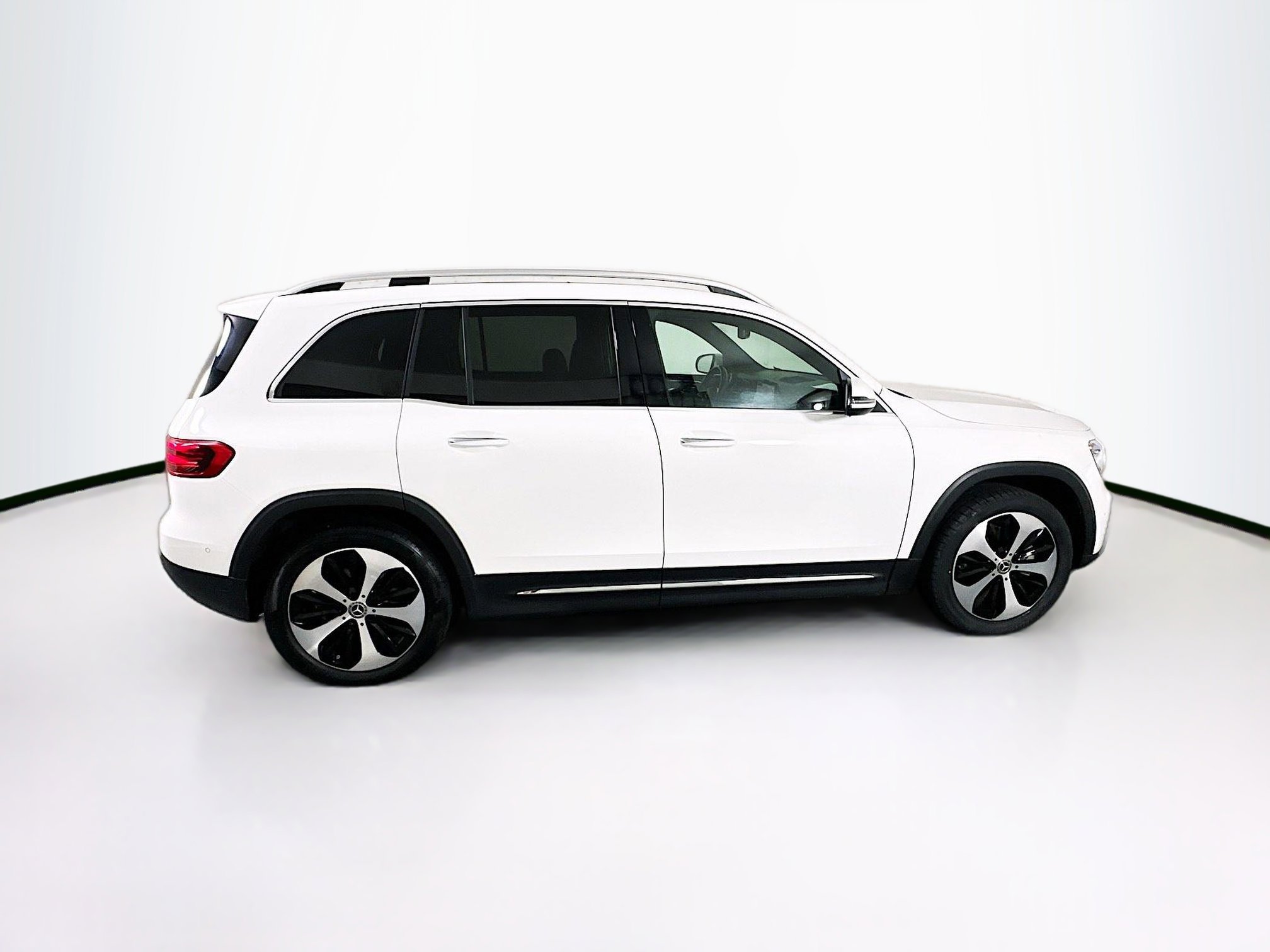 Used 2024 Mercedes-Benz GLB 250 image 10