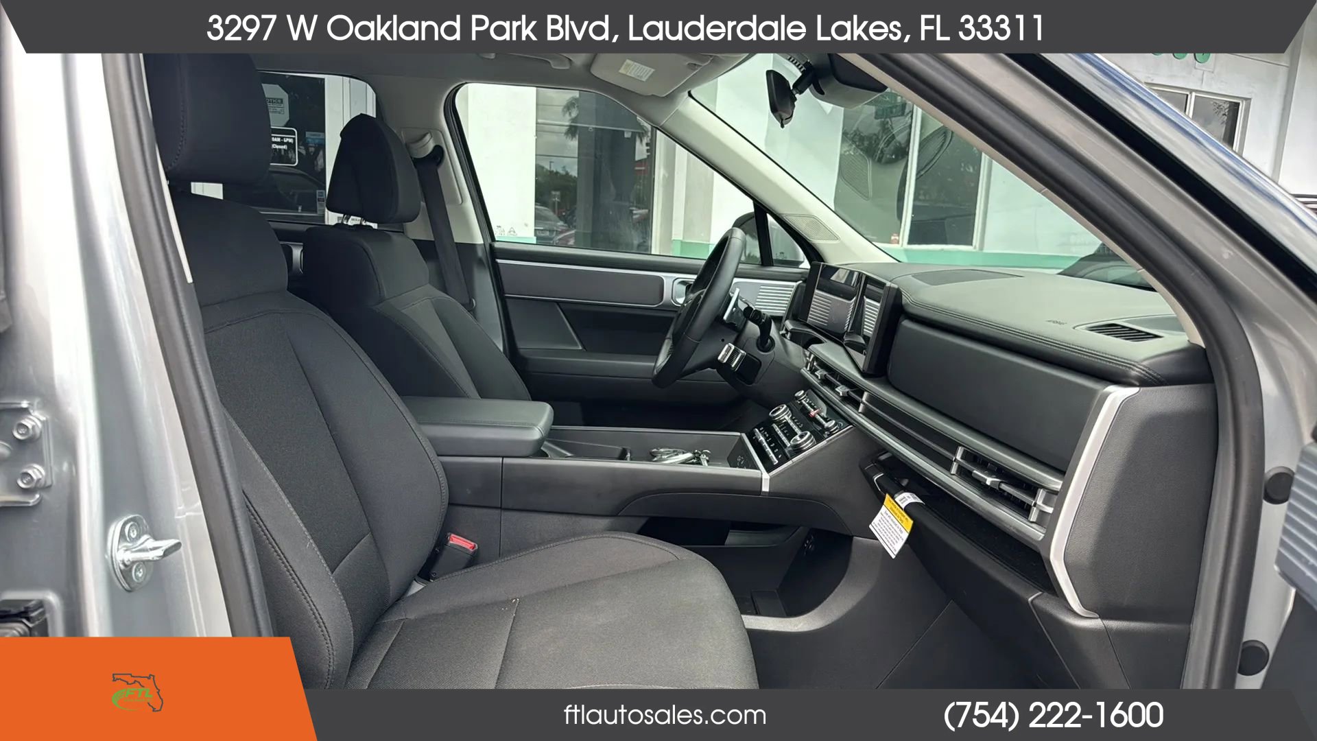 Used 2025 Hyundai Santa Fe SE FWD image 32