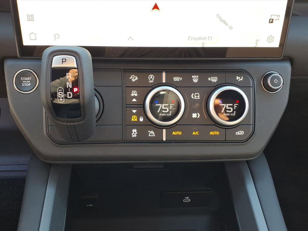 New 2026 Land Rover Defender 130 X-Dynamic SE image 13