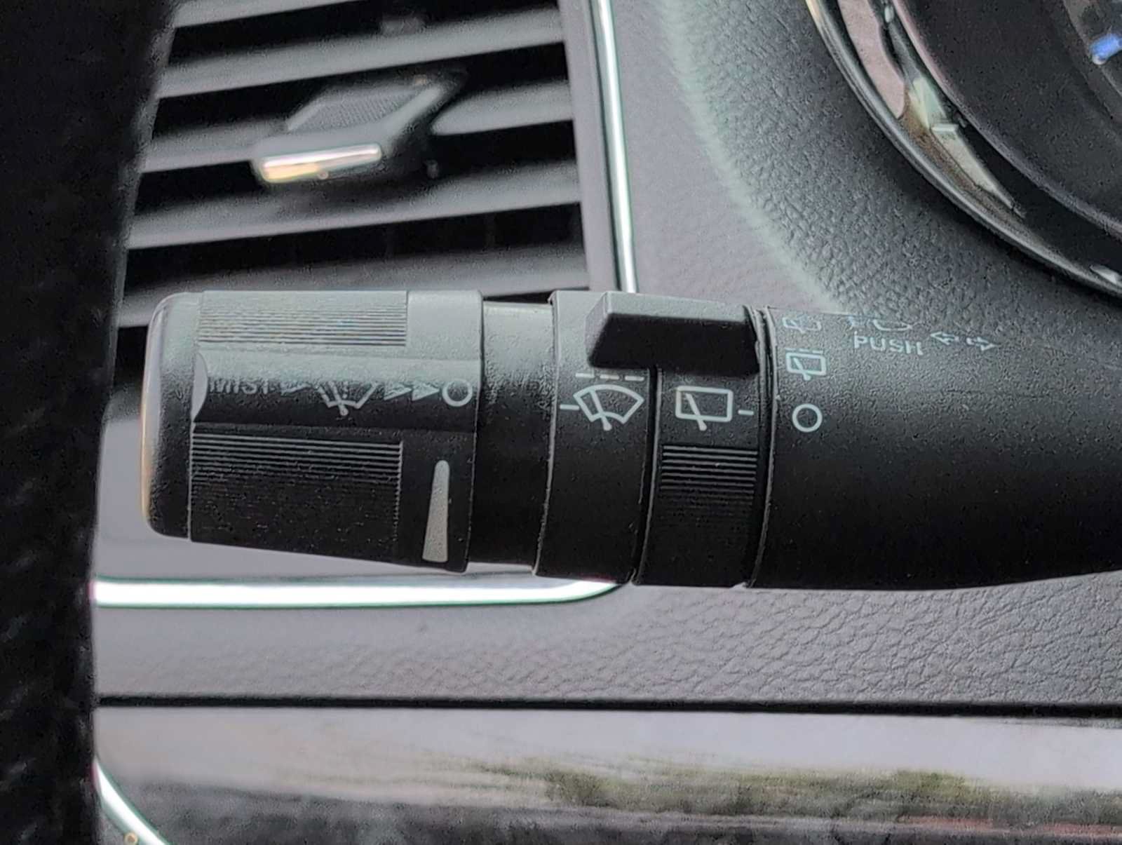 Used 2011 Chrysler Town & Country Touring-L w/ Entertainment Group #2 FWD image 22