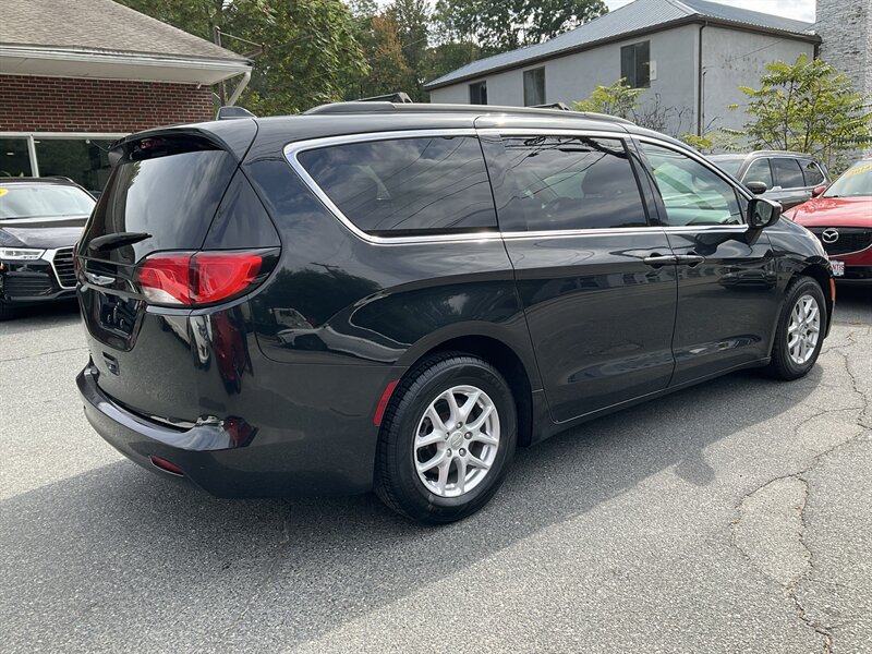 Used 2020 Chrysler Voyager Lxi FWD image 5