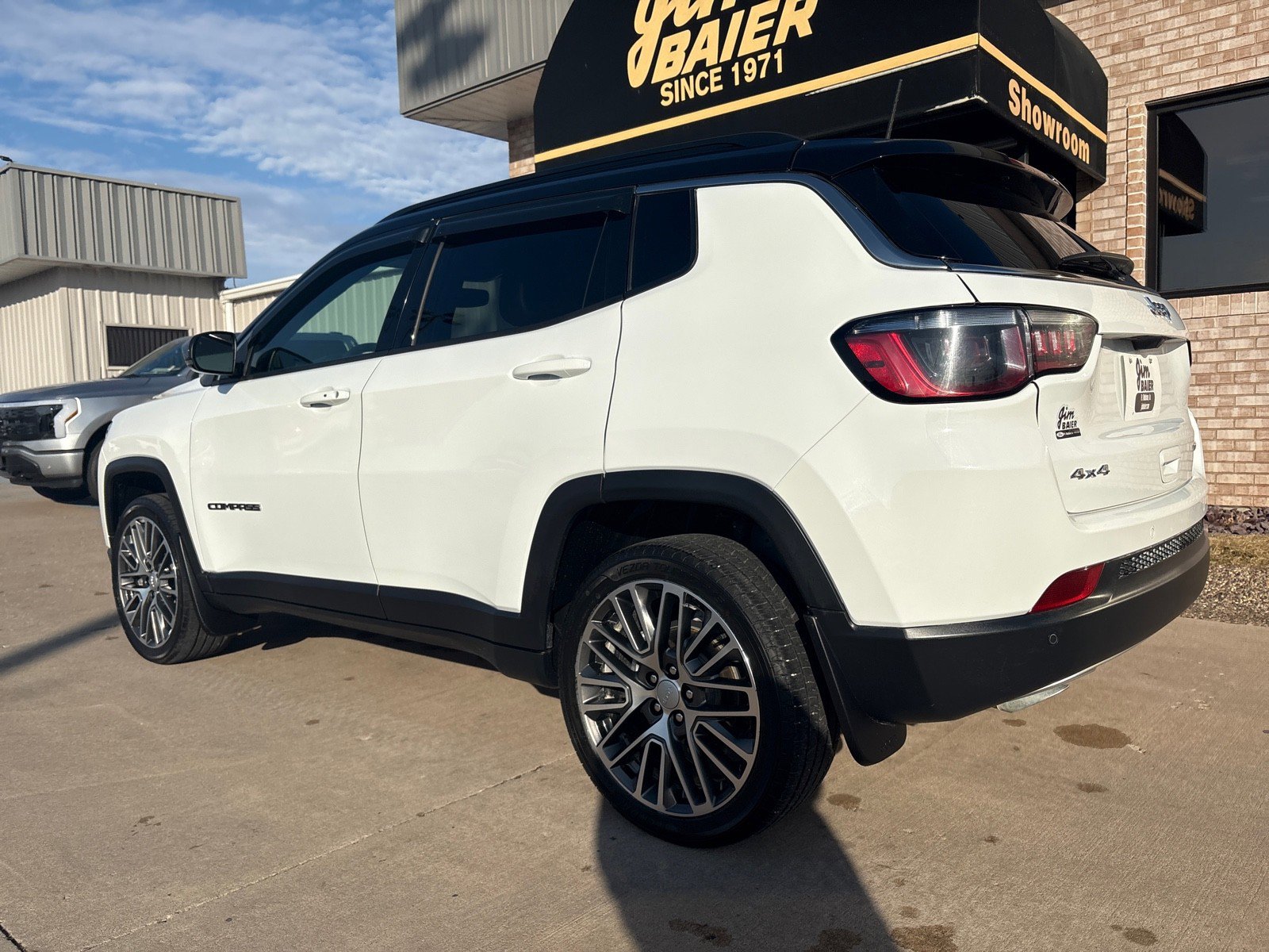 Used 2023 Jeep Compass Limited w/ Elite Group image 10