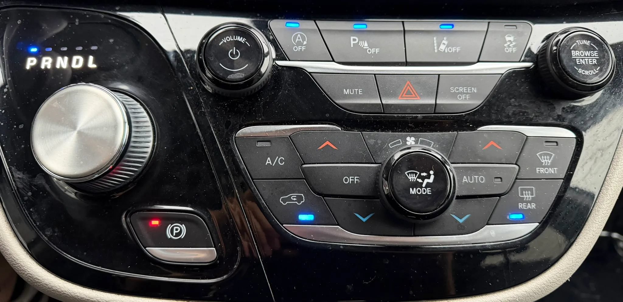 Used 2022 Chrysler Pacifica Touring-L FWD image 18