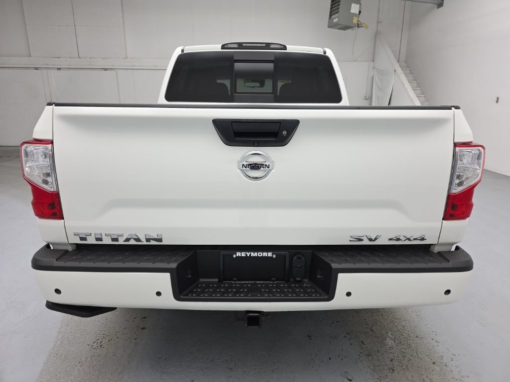 Used 2021 Nissan Titan SV w/ SV Convenience Package AWD/4WD image 10