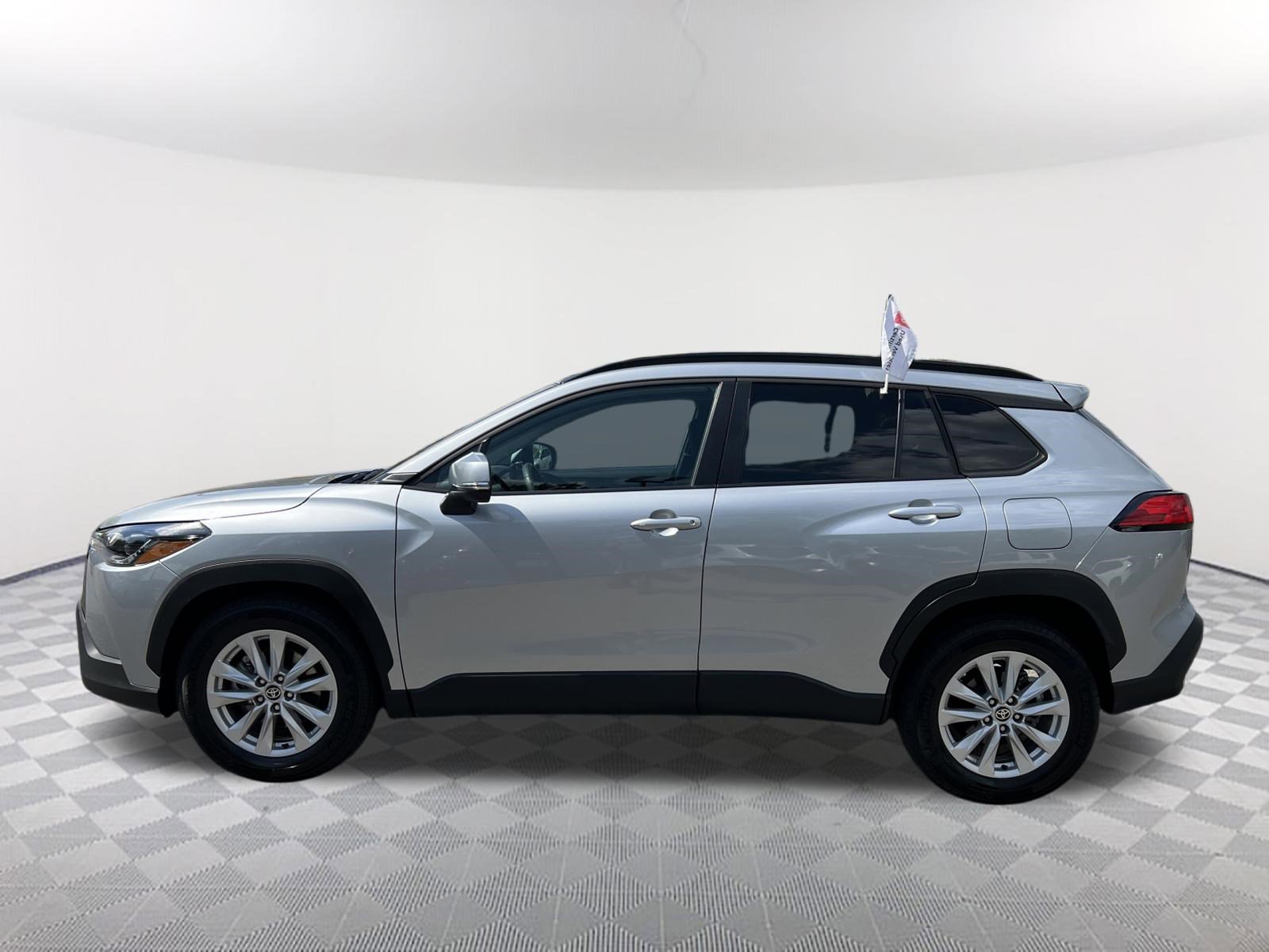 Certified 2024 Toyota Corolla Cross LE FWD image 14