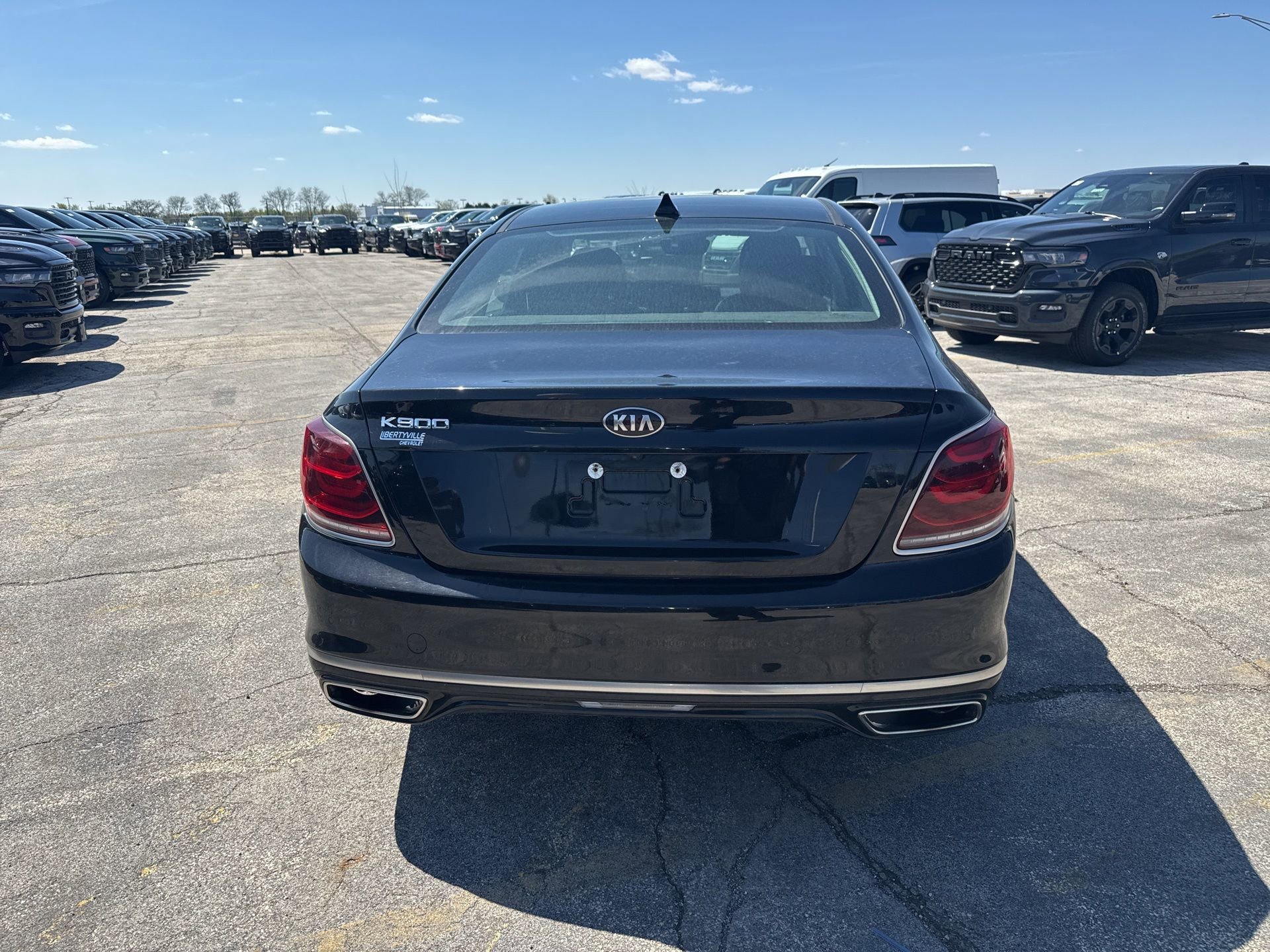Used 2019 Kia K900 Luxury w/ VIP Package image 7