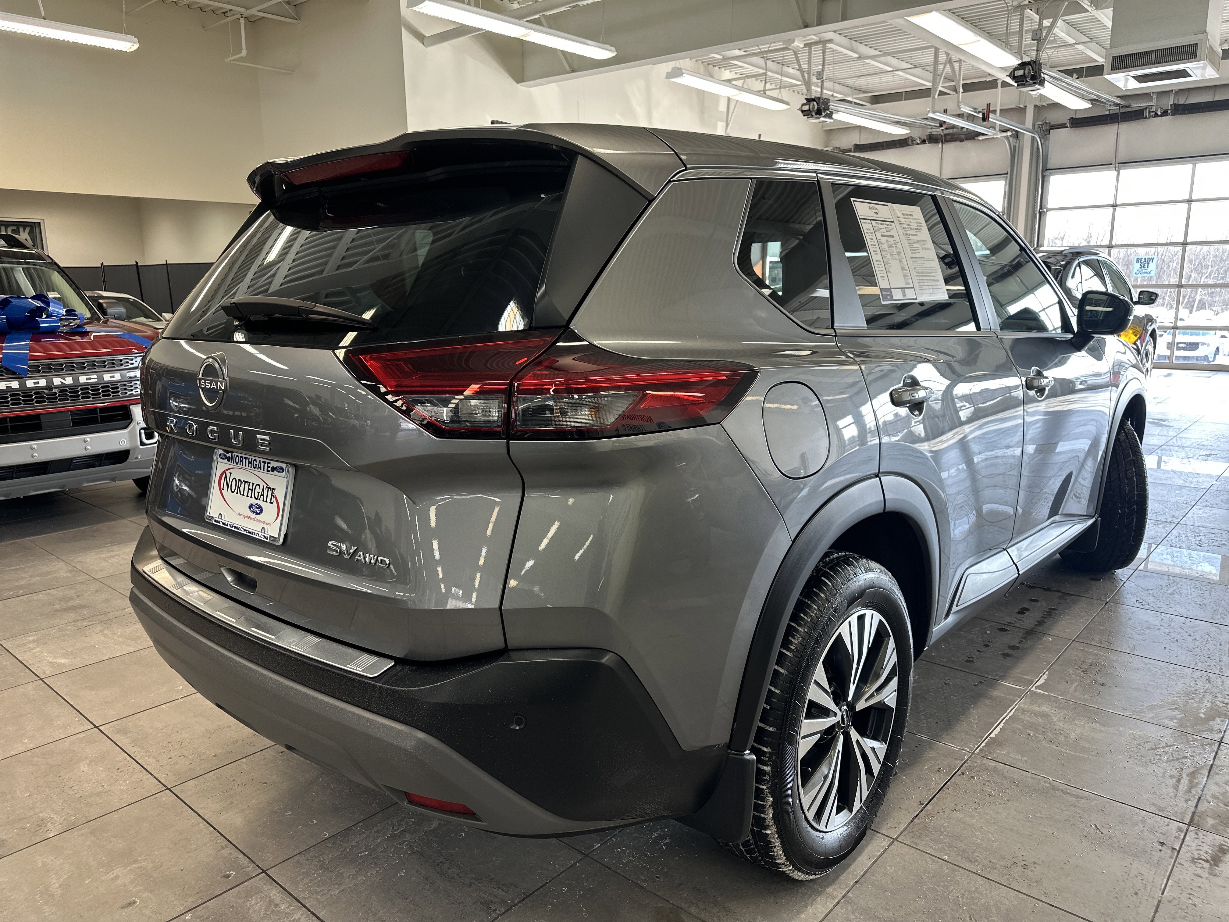 Used 2023 Nissan Rogue SV image 11