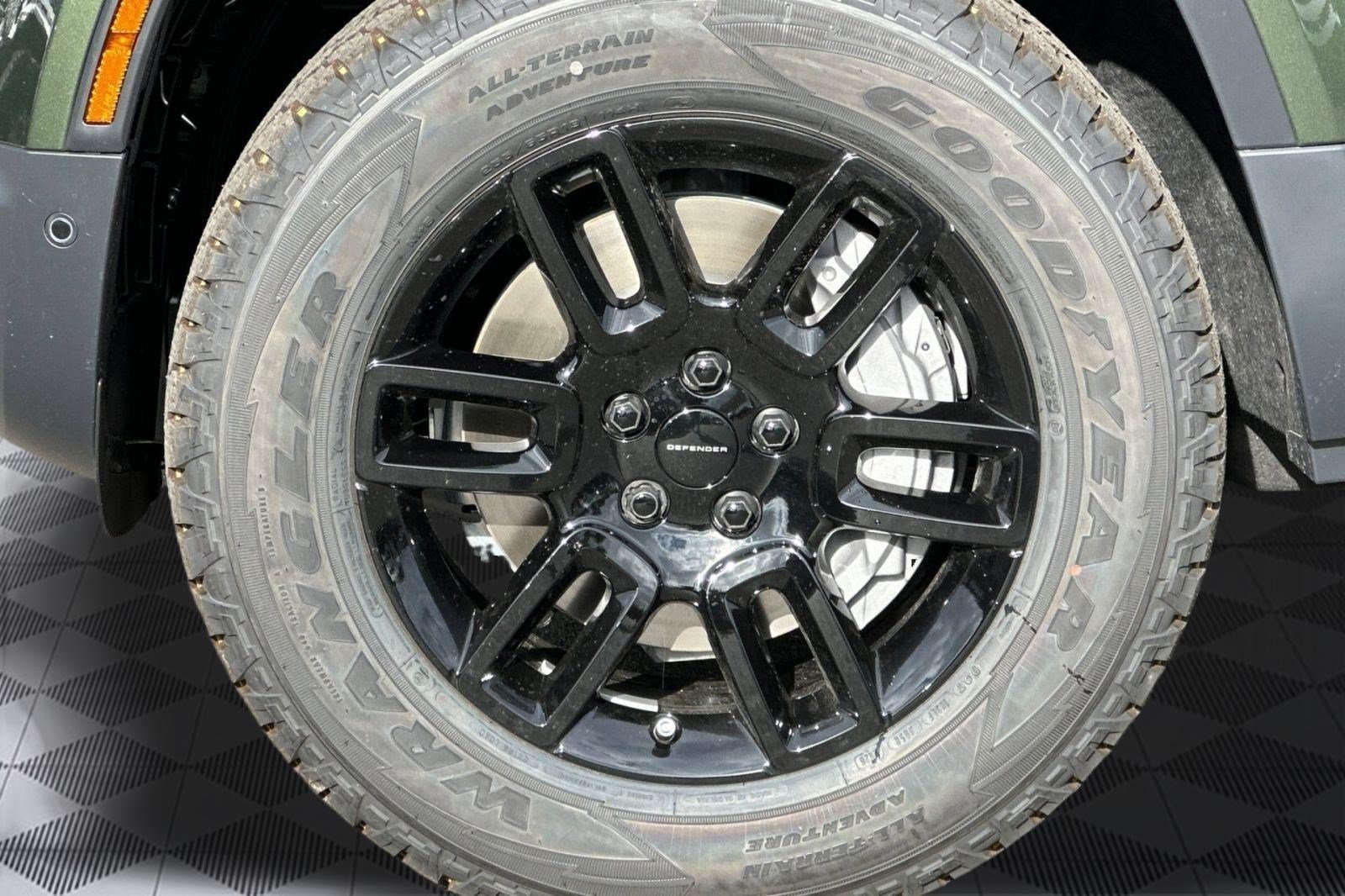 New 2026 Land Rover Defender 110 S AWD/4WD image 13