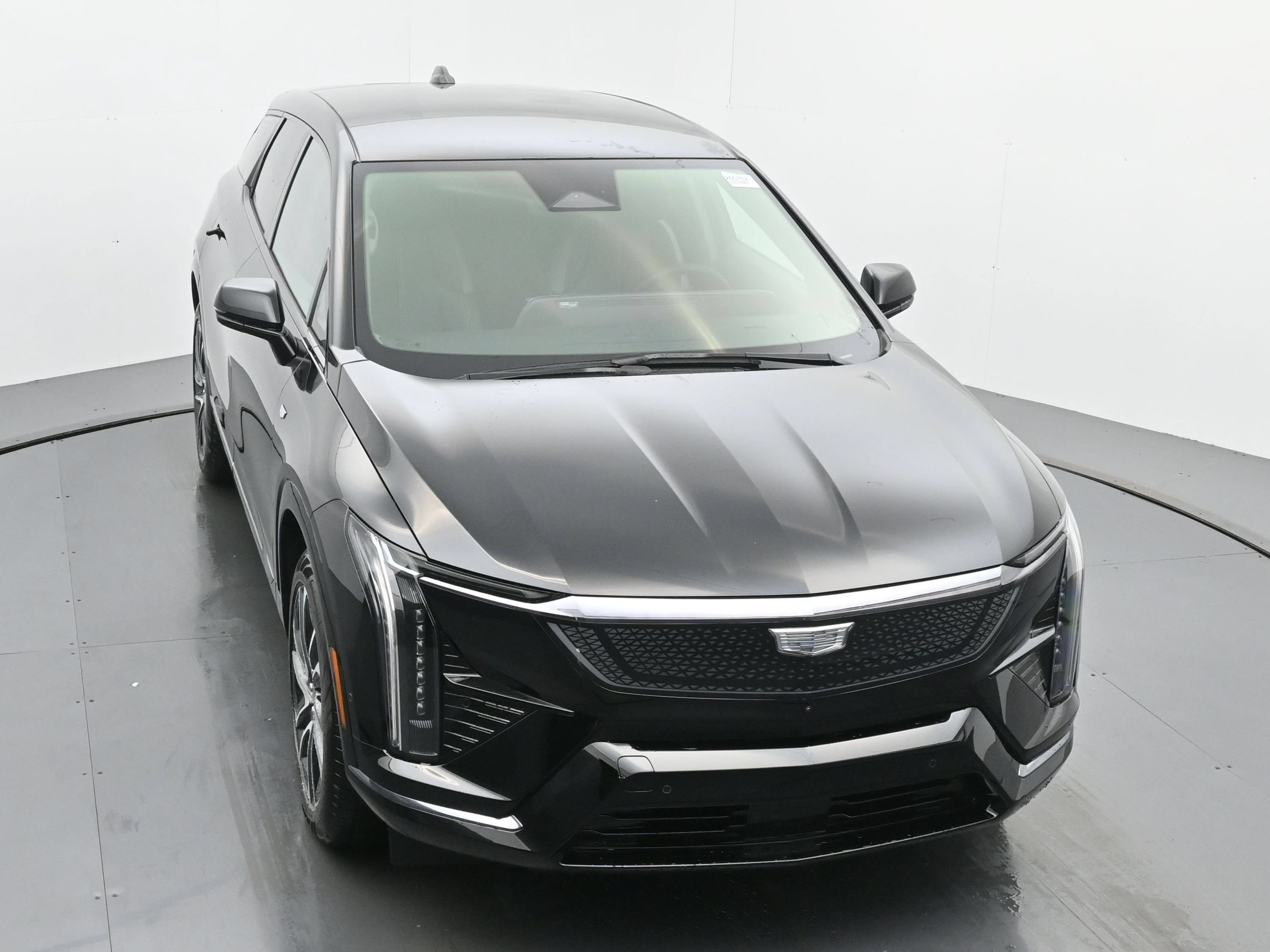 New 2026 Cadillac Optiq Sport 1 w/ LPO, Floor Liner Package AWD/4WD image 30