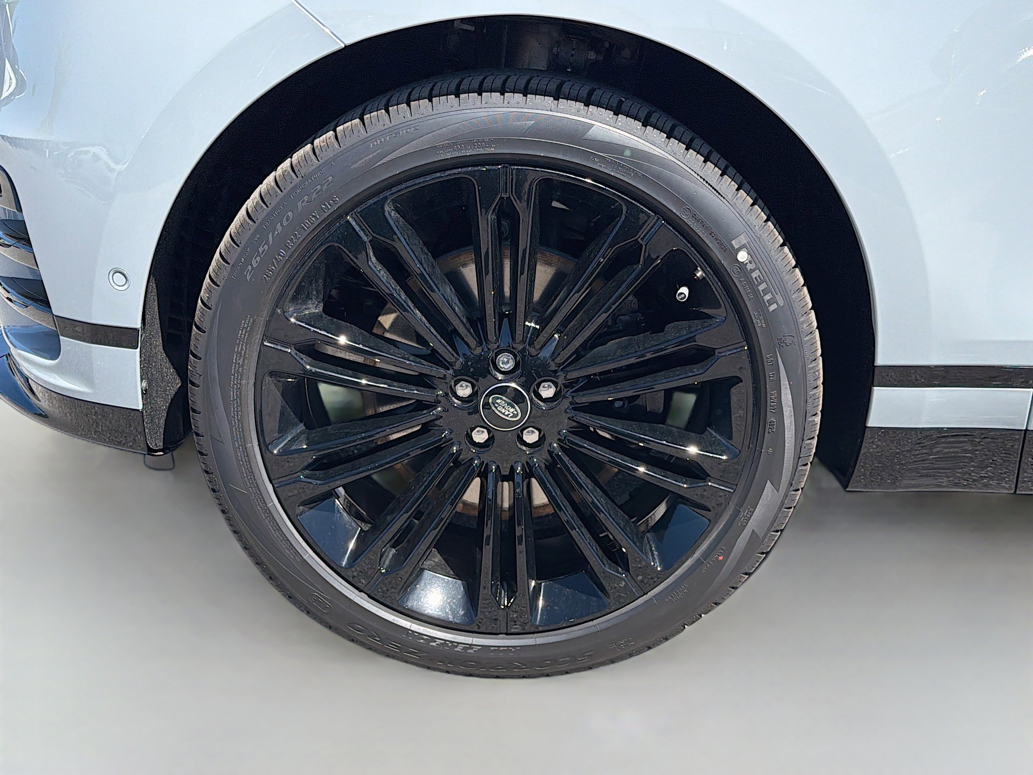 New 2026 Land Rover Range Rover Velar Dynamic SE image 40