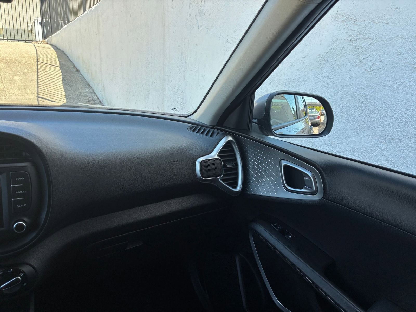 Used 2025 Kia Soul LX w/ LX Technology Package image 33