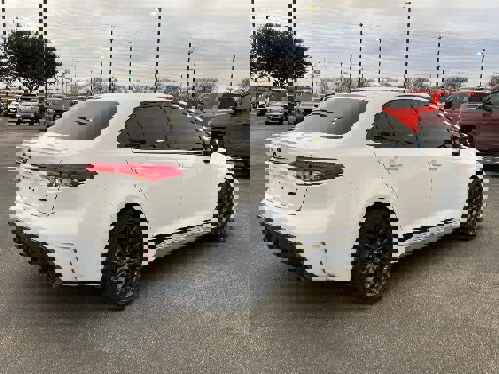 Used 2025 Toyota Corolla SE image 5