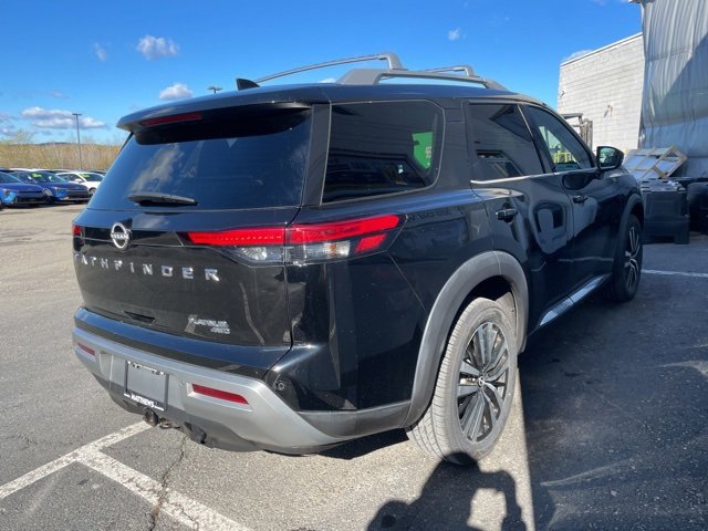 Used 2023 Nissan Pathfinder Platinum image 5