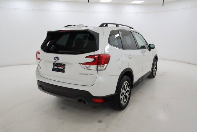 Used 2022 Subaru Forester Premium image 3