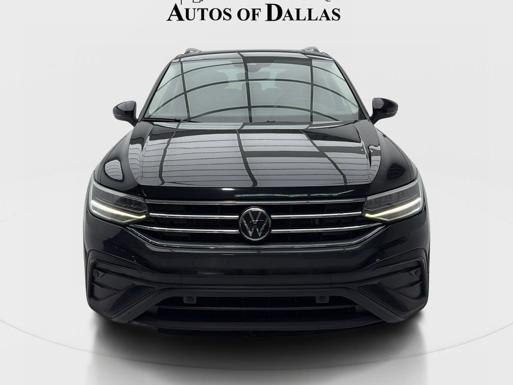 Used 2022 Volkswagen Tiguan SE w/ Panoramic Sunroof Package FWD image 3