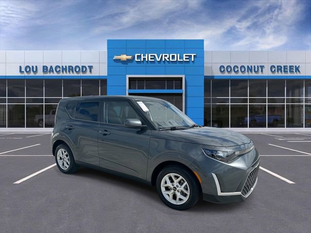 Used 2024 Kia Soul LX w/ Option Group 015 FWD image 2