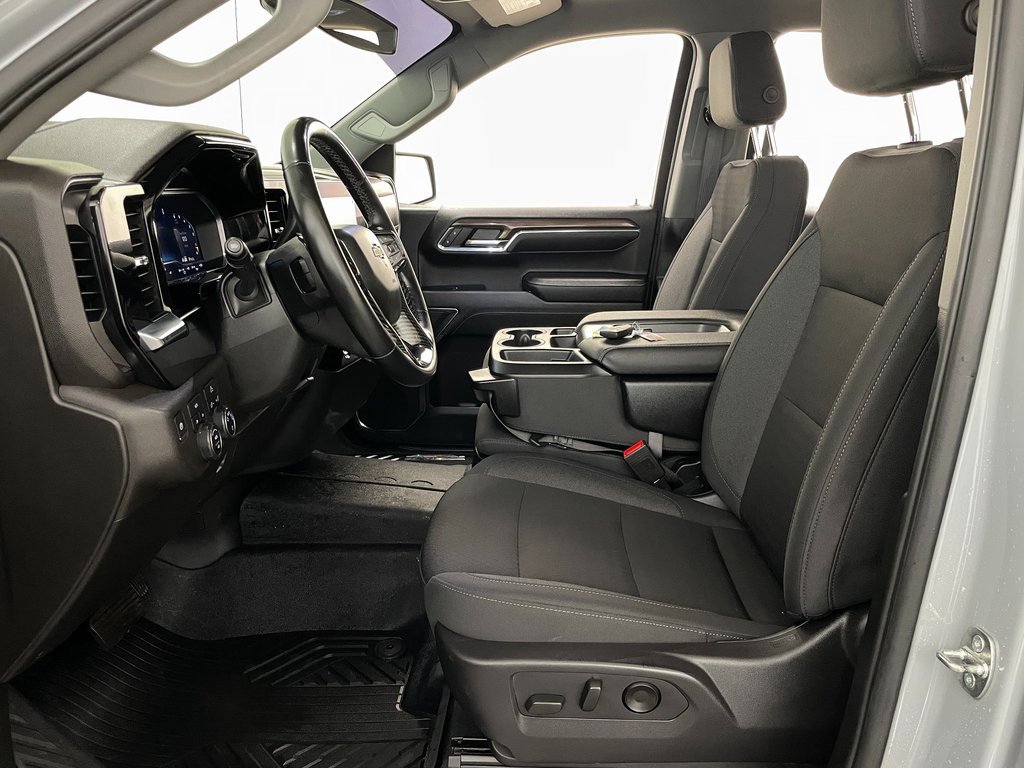 Used 2024 Chevrolet Silverado 1500 LT image 8