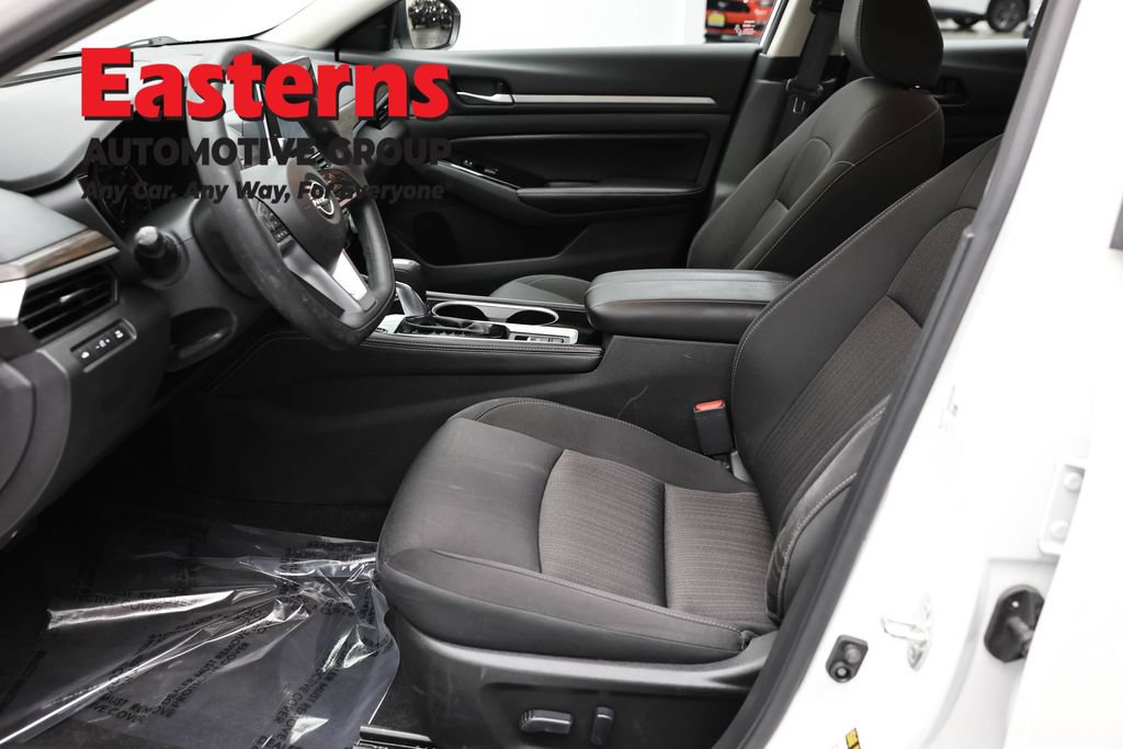 Used 2023 Nissan Altima 2.5 SV AWD/4WD image 14