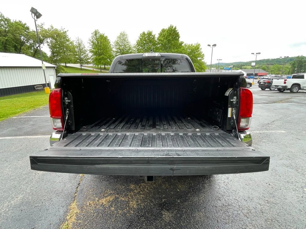 Used 2021 Toyota Tacoma SR5 AWD/4WD image 17