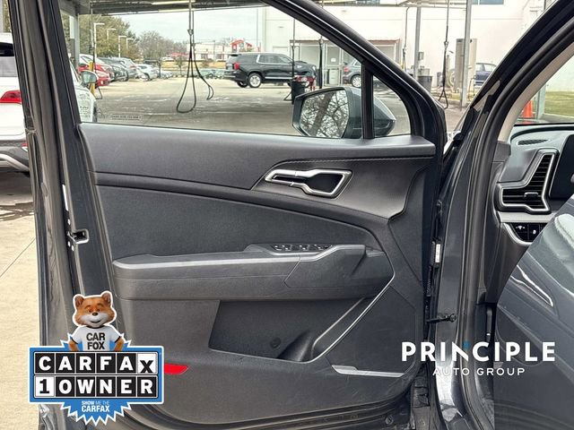 Used 2024 Kia Sportage LX image 11