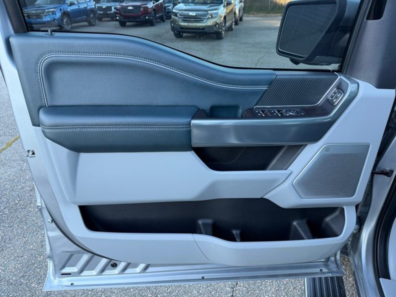 Used 2022 Ford F150 Limited AWD/4WD image 21