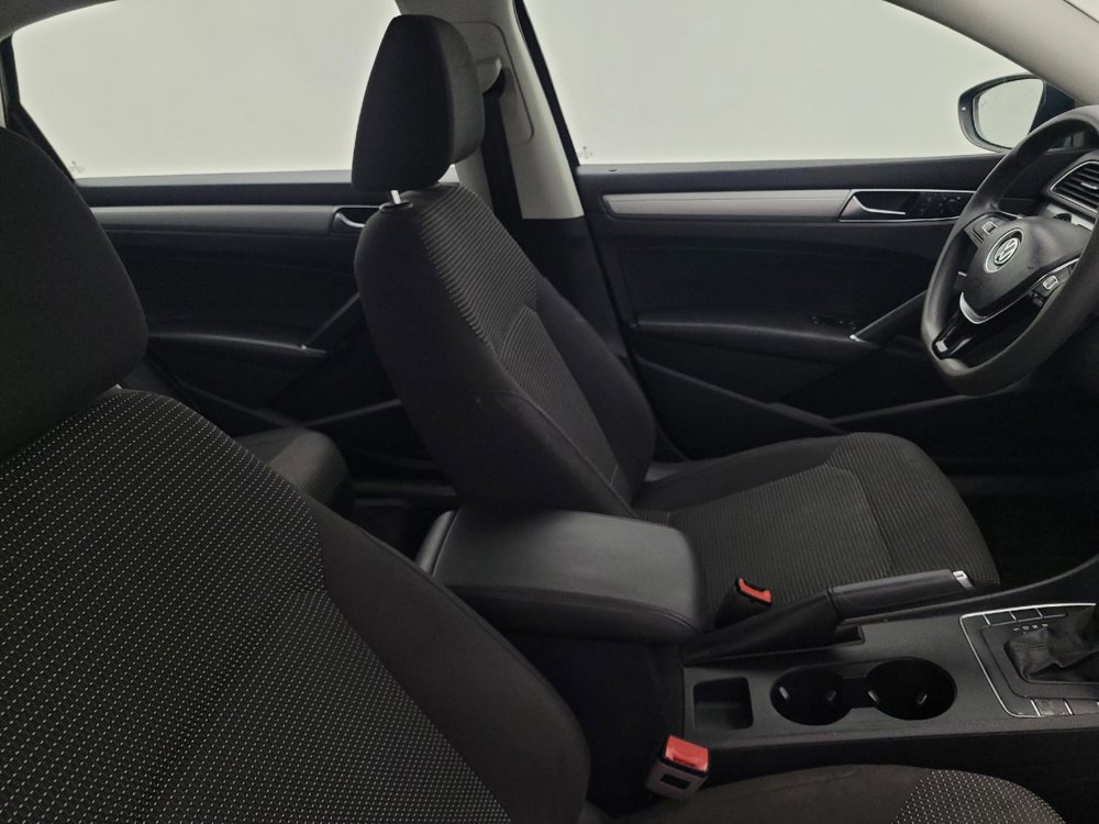 Used 2018 Volkswagen Passat 2.0T S image 21