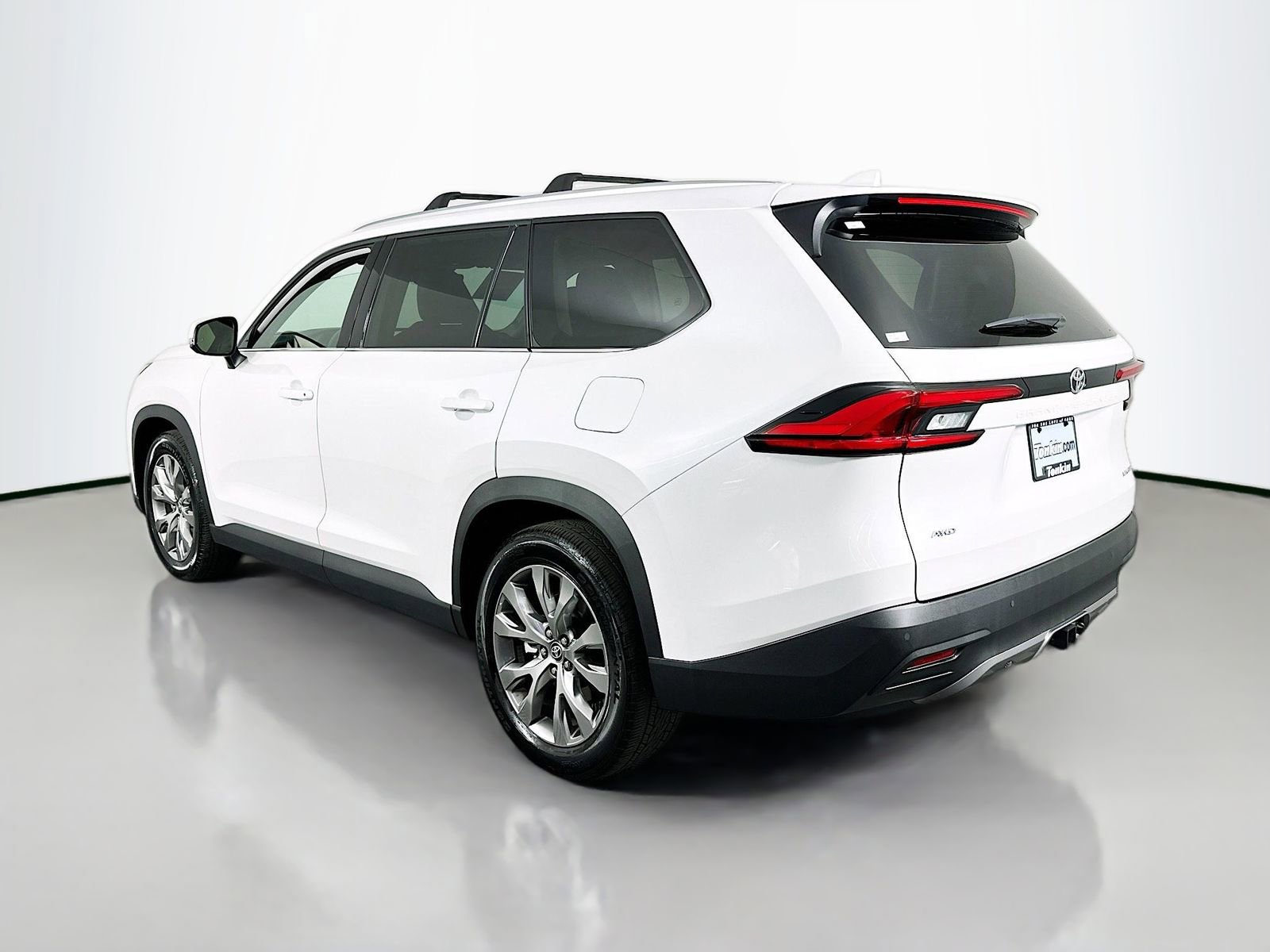 Certified 2024 Toyota Grand Highlander AWD image 5