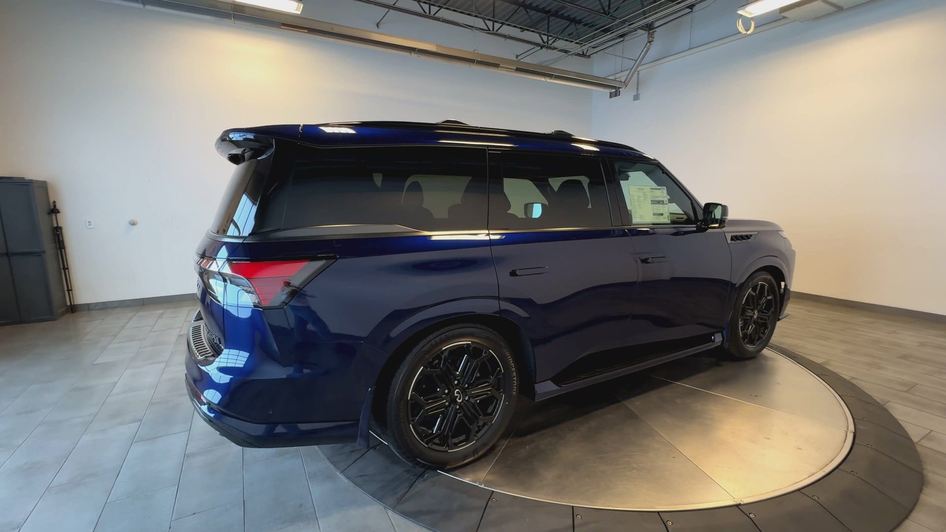 New 2026 INFINITI QX80 4WD image 8