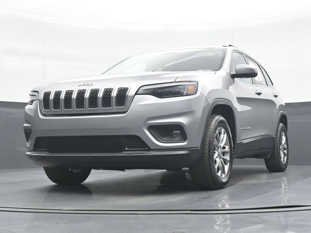 Used 2019 Jeep Cherokee Latitude Plus w/ Cold Weather Group AWD/4WD image 25