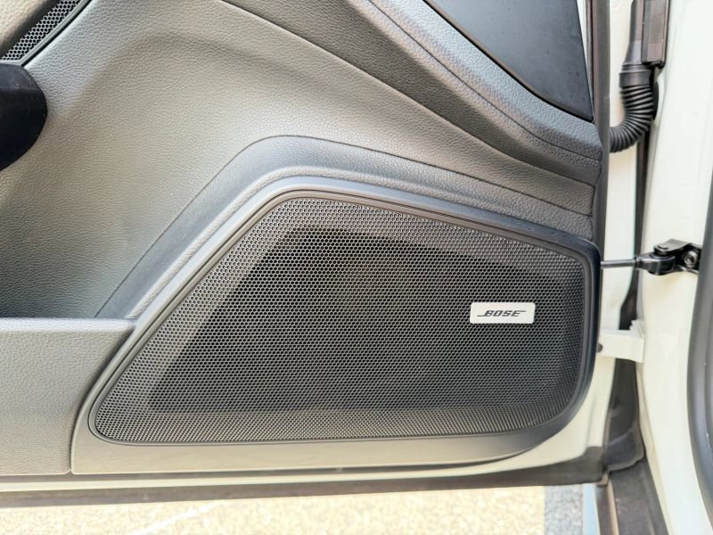 Used 2018 Porsche Panamera 4 w/ Premium Package AWD/4WD image 11