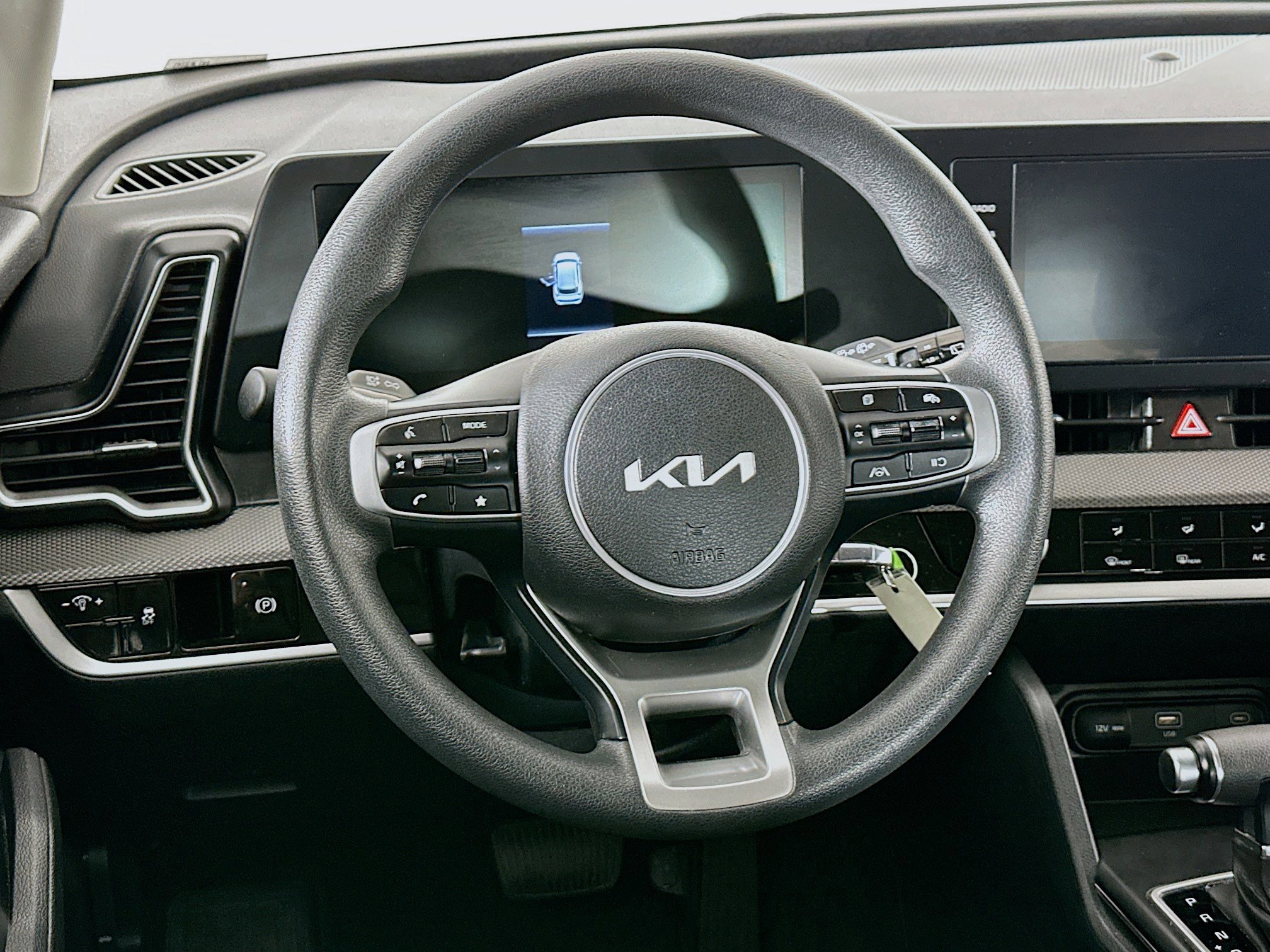 Used 2025 Kia Sportage LX image 17