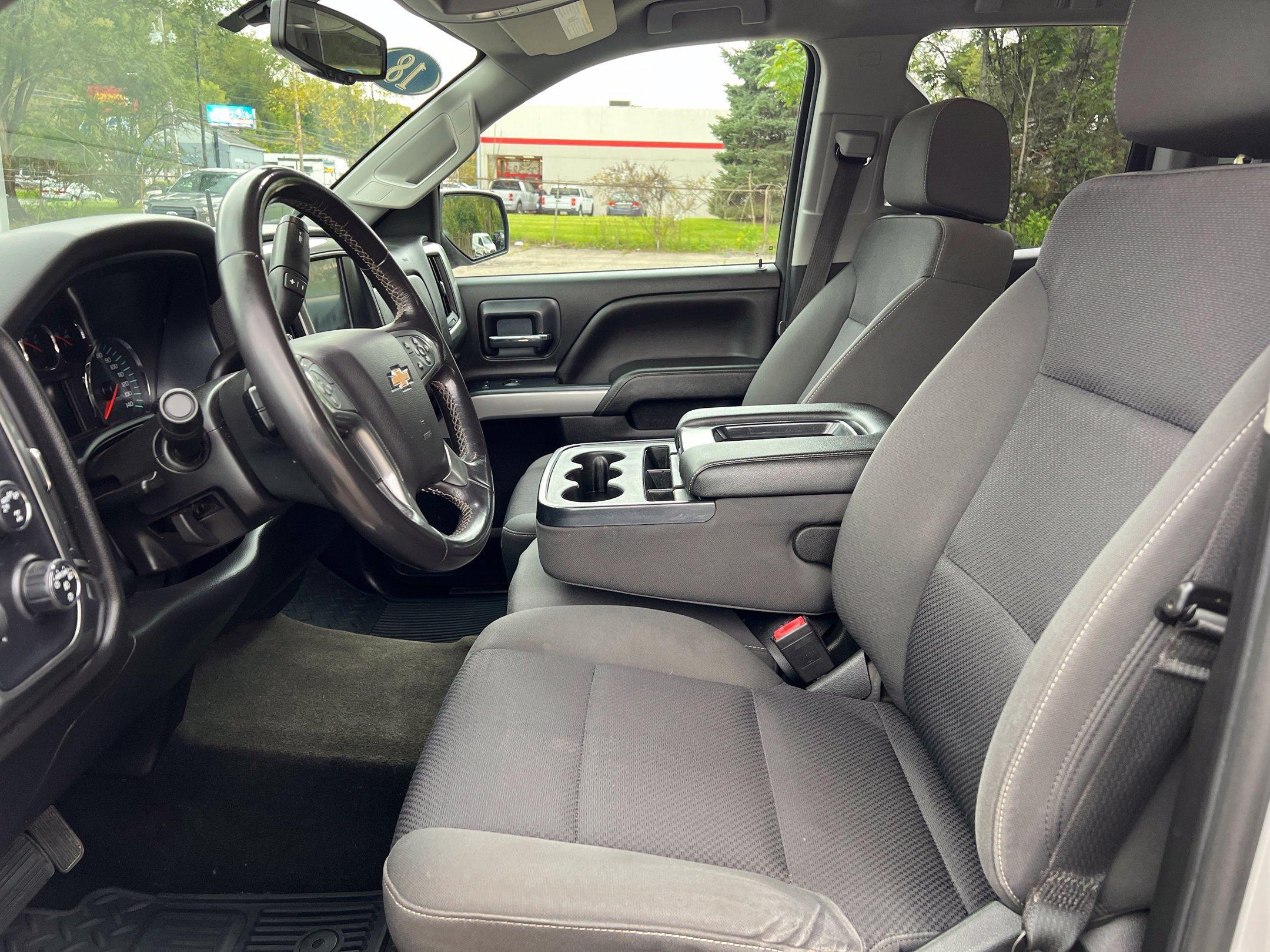 Used 2018 Chevrolet Silverado 1500 LT w/ Redline Edition AWD/4WD image 21