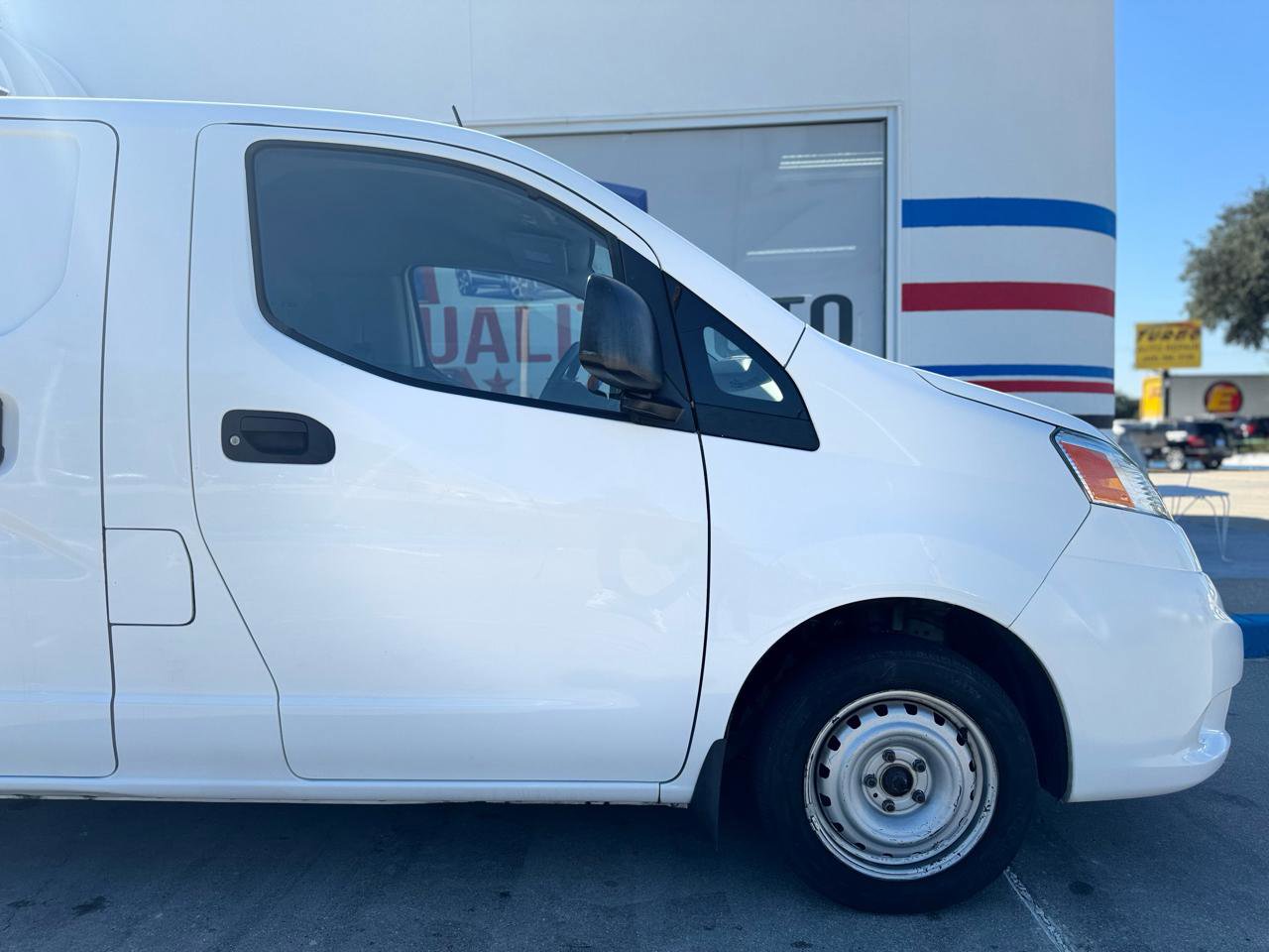 Used 2020 Nissan NV200 S FWD image 25