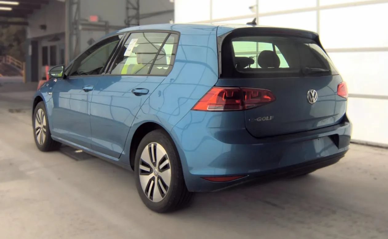 Used 2016 Volkswagen e-Golf SE FWD image 8
