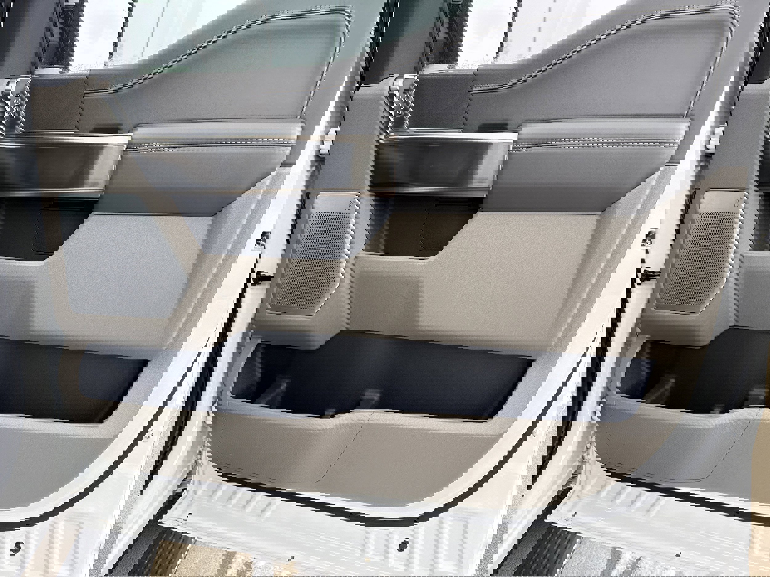 Used 2024 Ford F150 Platinum w/ Equipment Group 703A Plus image 31