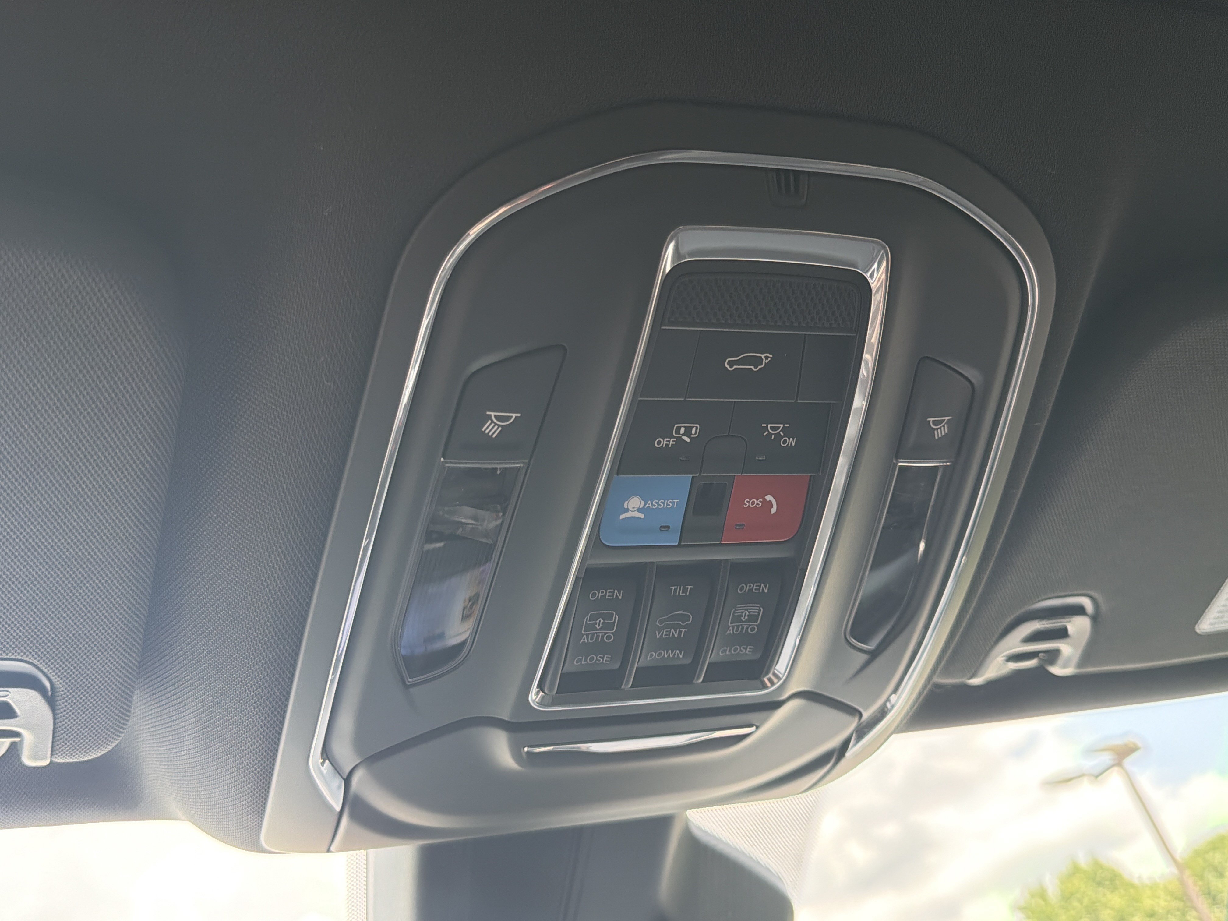 Used 2024 Jeep Wagoneer Series II AWD/4WD image 5
