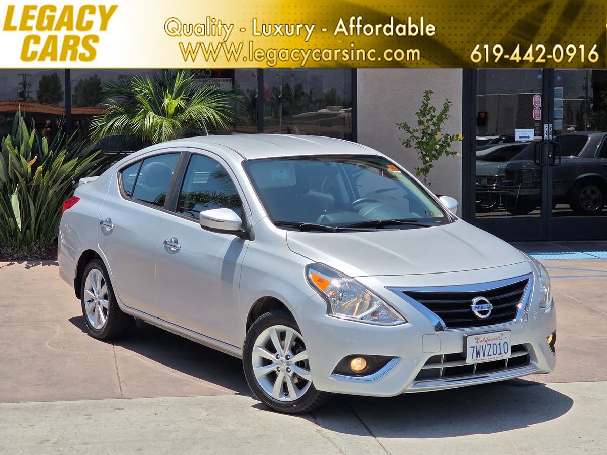 Used 2017 Nissan Versa FWD image 1