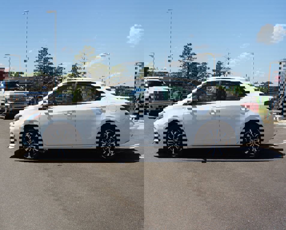 Used 2018 Toyota Corolla SE FWD image 13