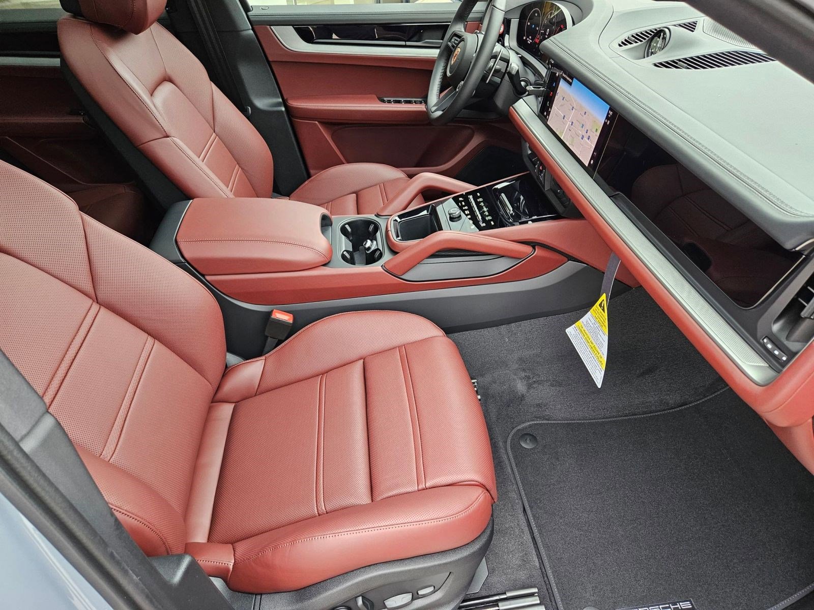 New 2026 Porsche Cayenne Coupe image 25