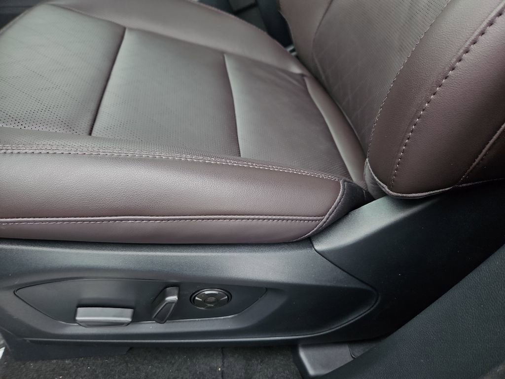 New 2026 Ford Explorer Platinum image 23