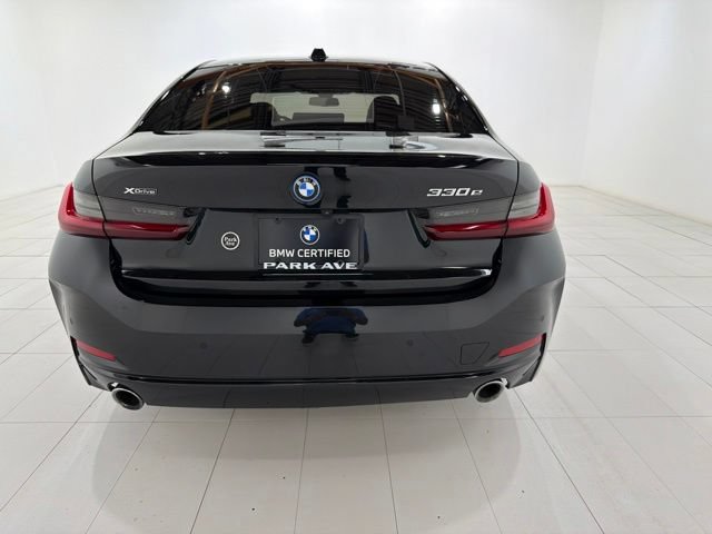 Certified 2023 BMW 330e xDrive w/ Premium Package AWD/4WD image 4
