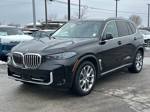 Certified 2025 BMW X5 xDrive50e w/ Climate Comfort Package image 3