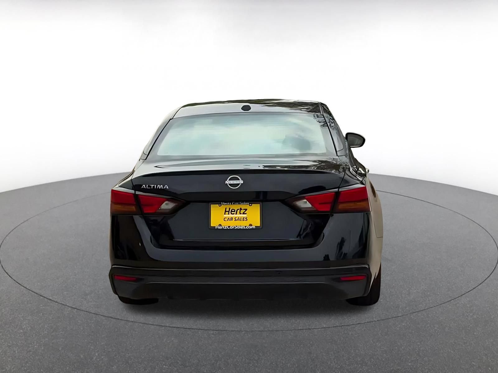Used 2025 Nissan Altima 2.5 SV FWD image 10