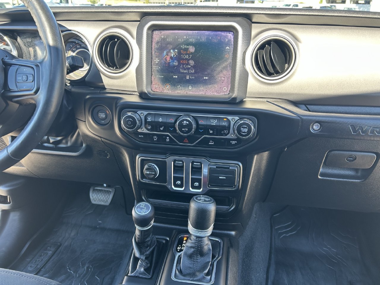 Used 2023 Jeep Wrangler Sport AWD/4WD image 16