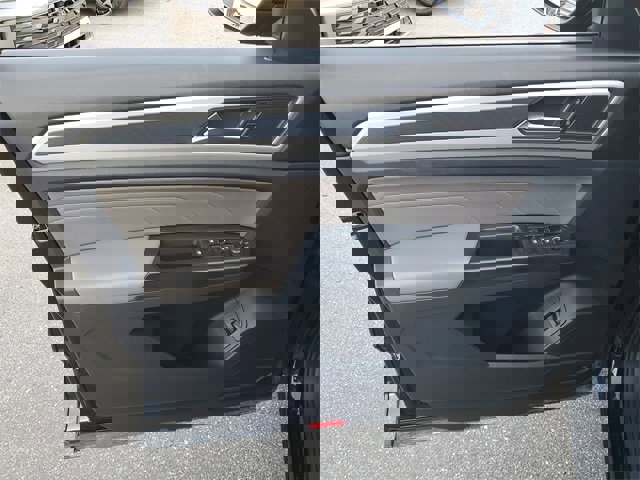 Used 2021 Volkswagen Atlas SEL R-Line image 15