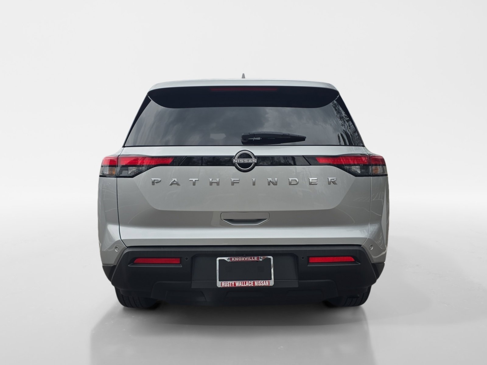 Used 2025 Nissan Pathfinder SV image 4