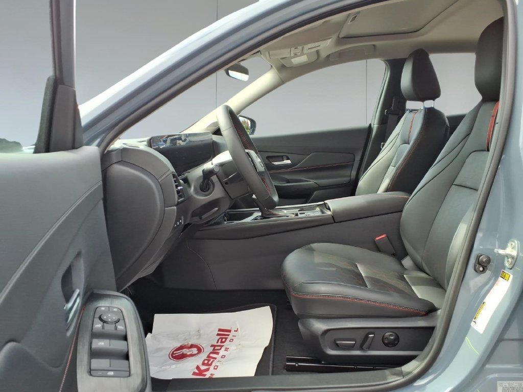New 2026 Nissan Sentra SR w/ SR Premium Package FWD image 14