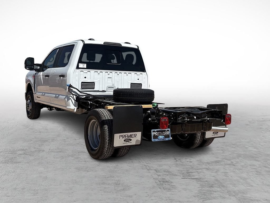 New 2026 Ford F350 4x4 Crew Cab DRW Super Duty image 8