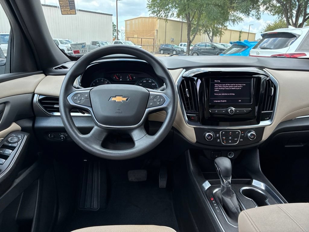 Used 2022 Chevrolet Traverse LS FWD image 17